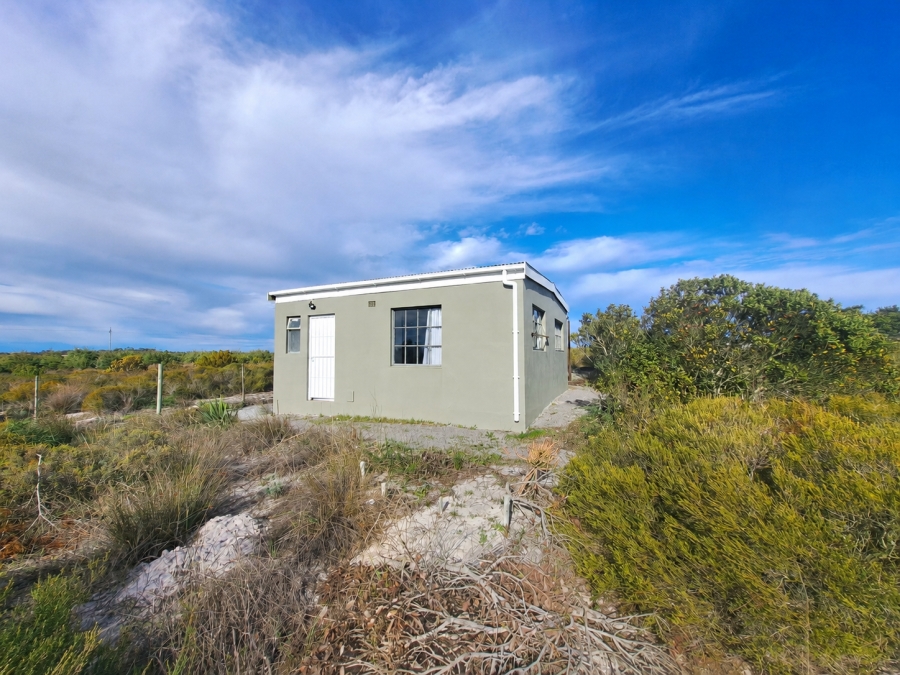 1 Bedroom Property for Sale in Hartebeesfontein Western Cape